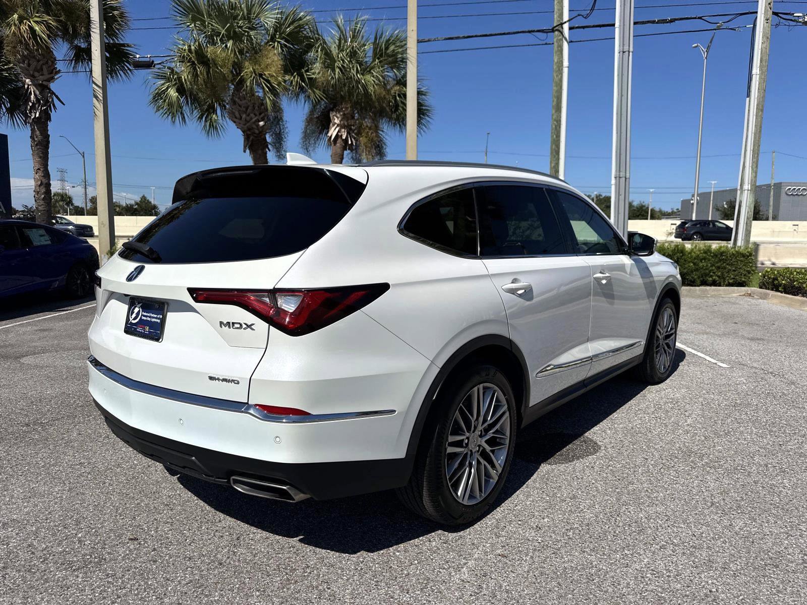 2023 Acura MDX SH-AWD Advance photo 4