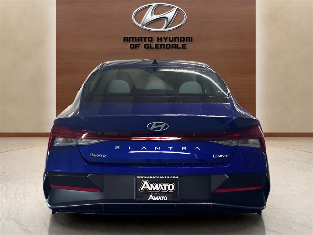2025 Hyundai Elantra Limited photo 3