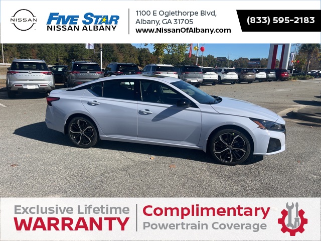 2025 Nissan Altima SR's photo