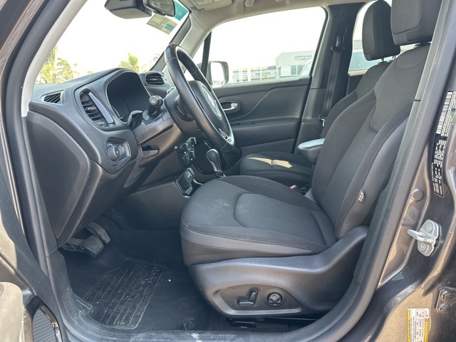 2019 Jeep Renegade Latitude photo 17