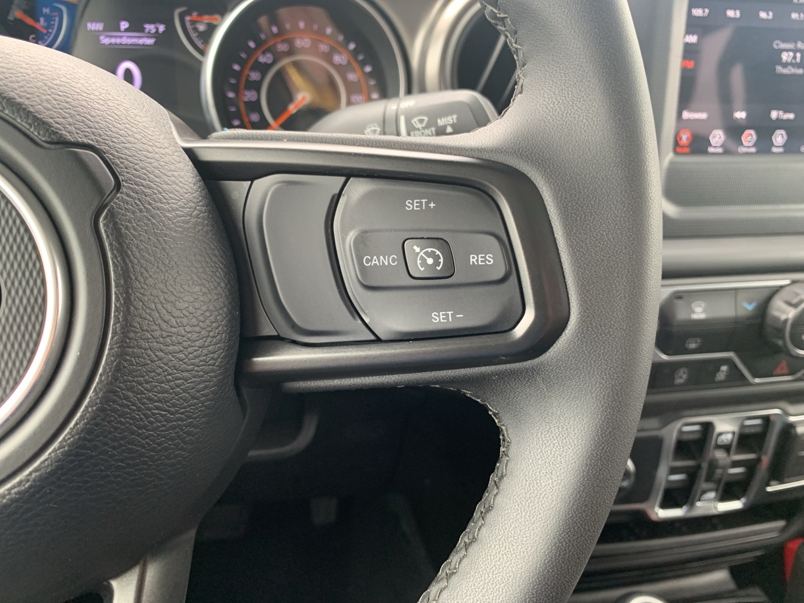 2023 Jeep Gladiator Sport photo 14