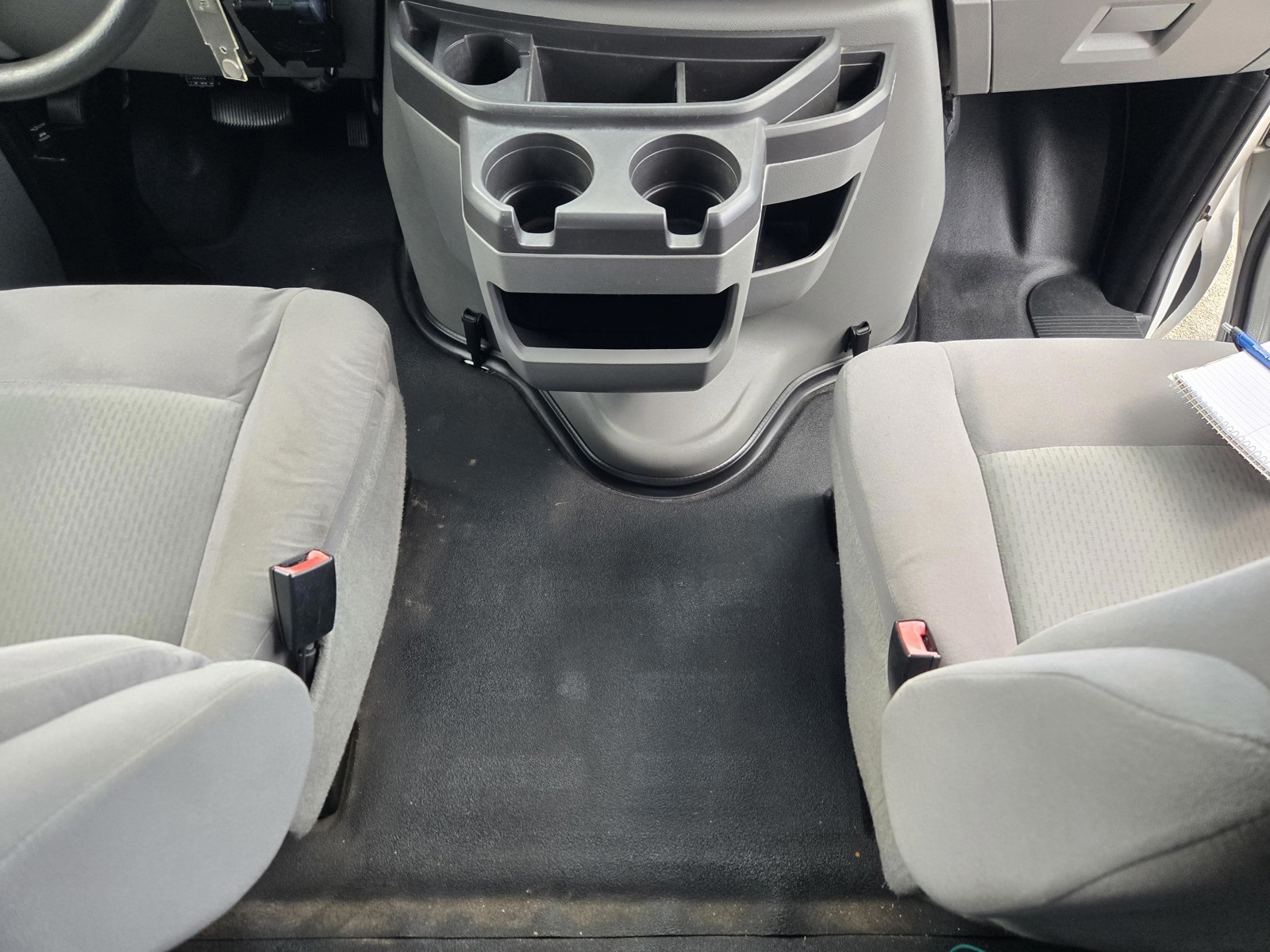 2012 Ford E-250 Cargo photo 11