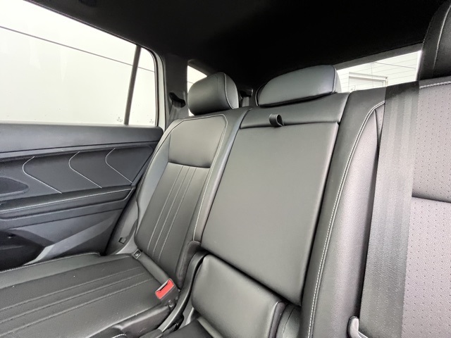 2024 Volkswagen Tiguan SE R-Line Black photo 45