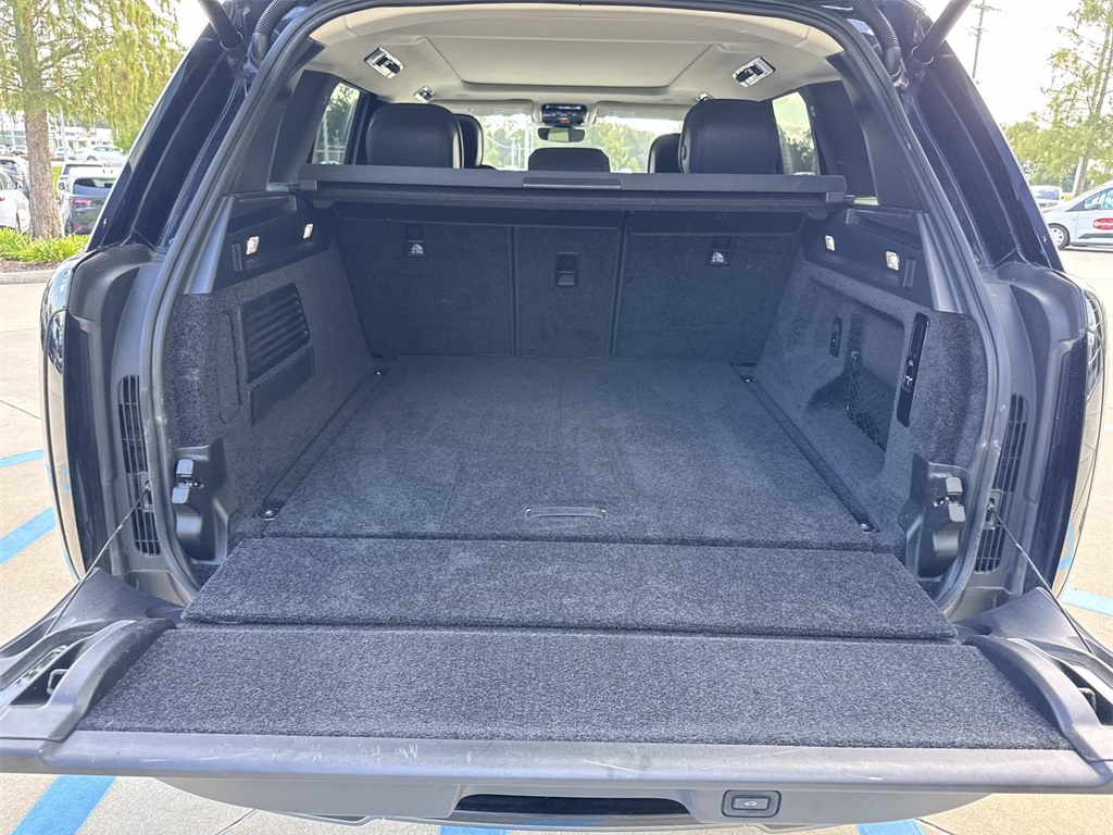 2023 Land Rover Range Rover SE photo 10