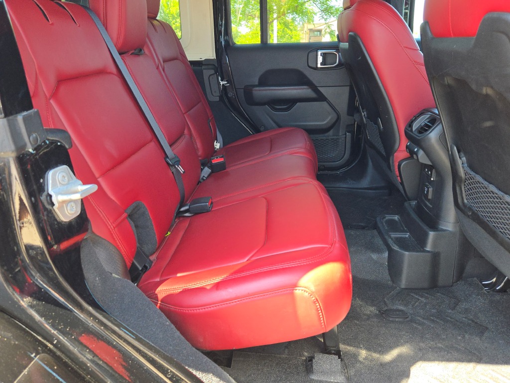 2024 Jeep Wrangler Rubicon 392 photo 9