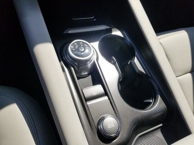 2025 Ford Explorer photo 20