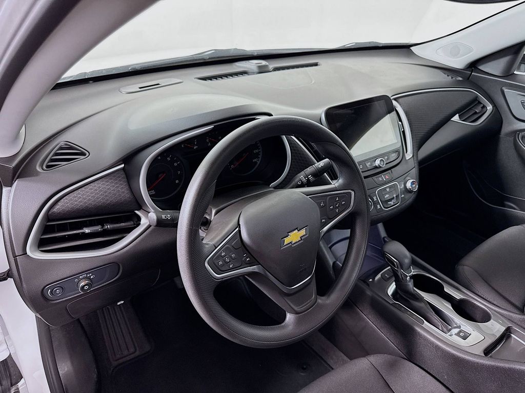 2024 Chevrolet Malibu LS photo 7