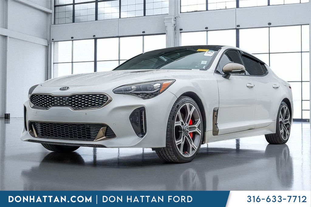 2020 Kia Stinger GT2's photo