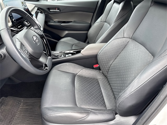 2022 Toyota C-HR Limited photo 27