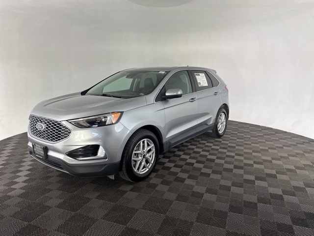 2024 Ford Edge SEL photo 3