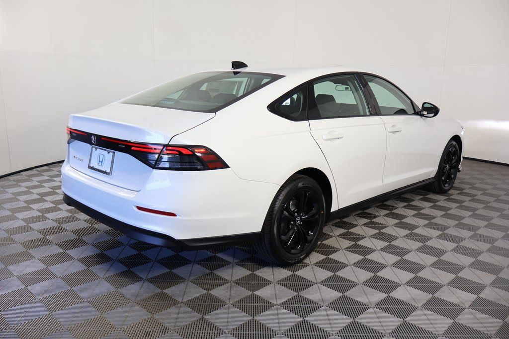 2025 Honda Accord 1.5T SE photo 2