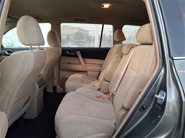 2013 Toyota Highlander Base Plus photo 17