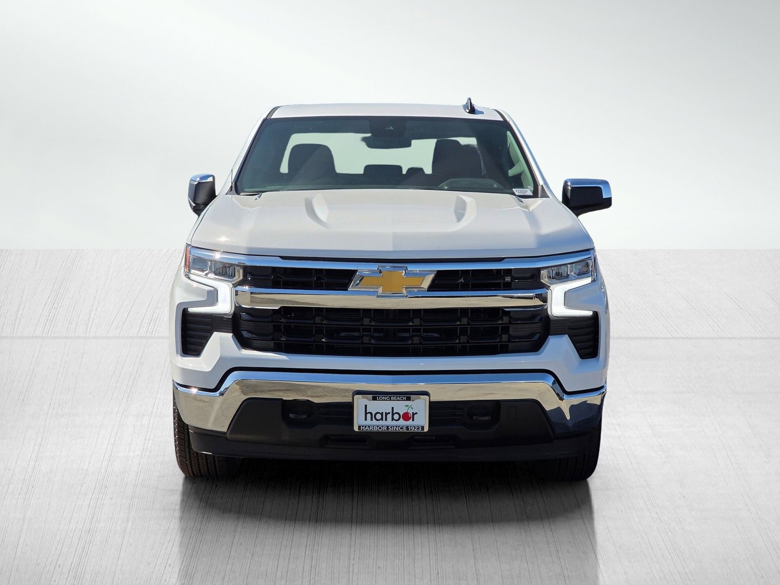 2025 Chevrolet Silverado 1500 LT photo 2