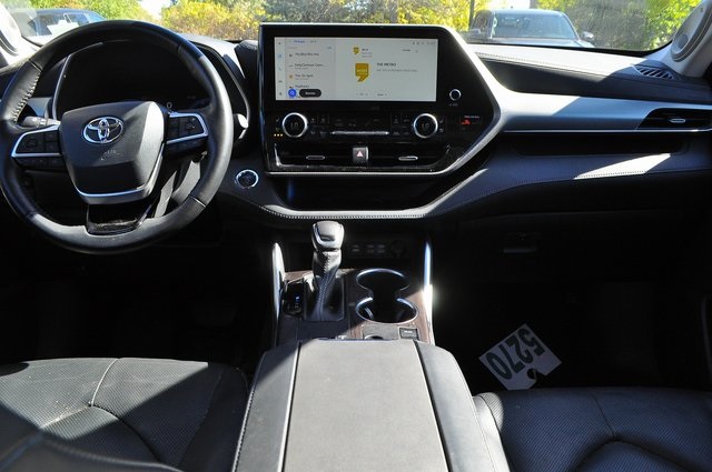 2023 Toyota Highlander Hybrid Platinum photo 19