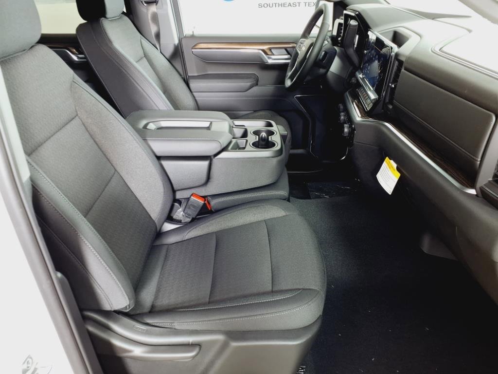2025 Chevrolet Silverado 1500 LT photo 18