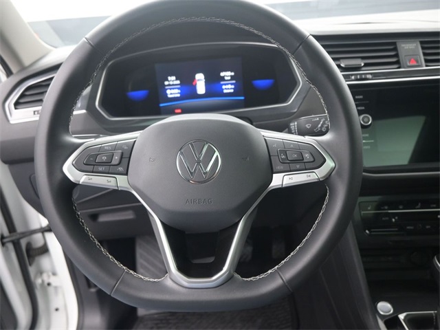 2022 Volkswagen Tiguan SE photo 23