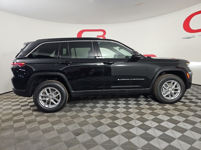 2025 Jeep Grand Cherokee Laredo X photo 8