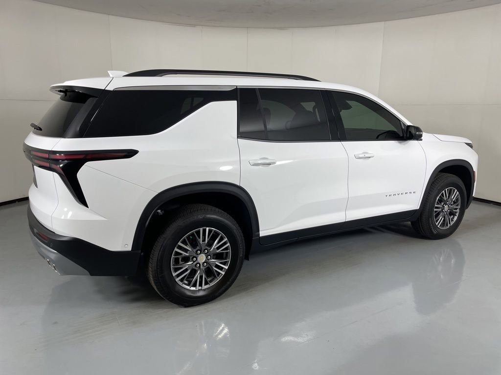 2026 Chevrolet Traverse photo 4
