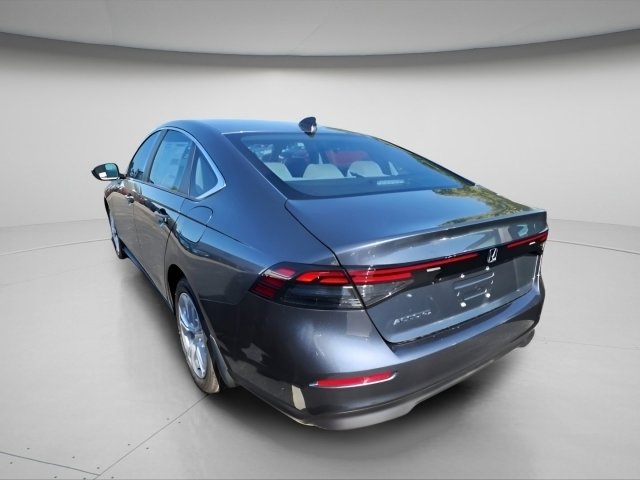 2025 Honda Accord LX photo 4