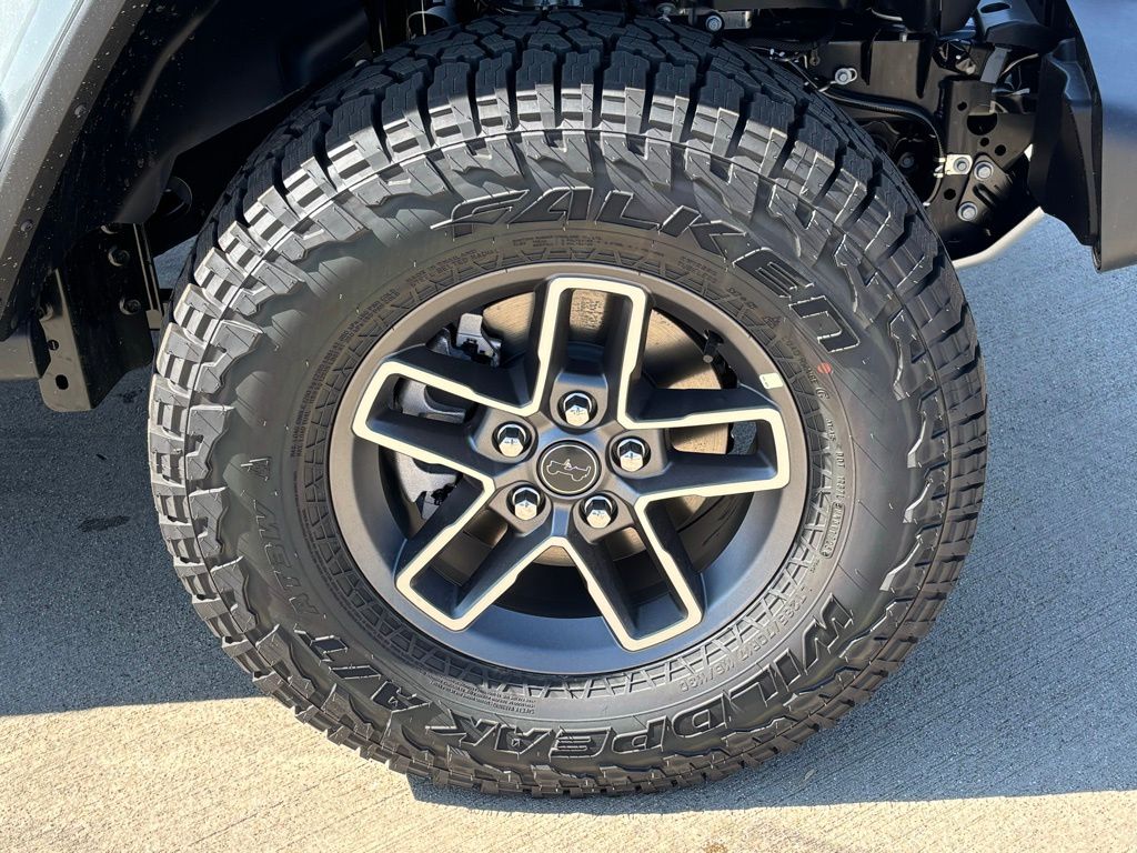 2025 Jeep Gladiator Mojave photo 21