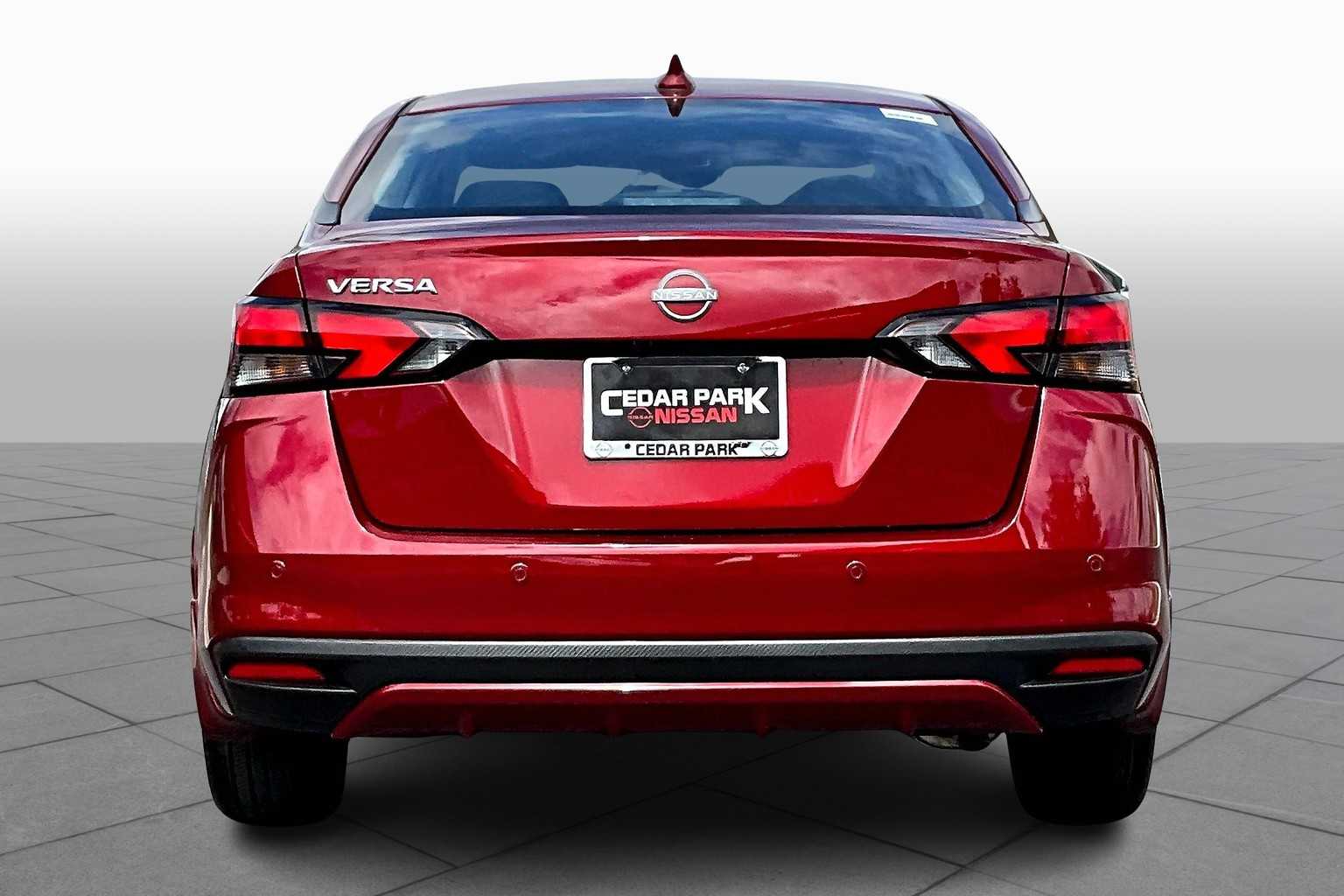 2025 Nissan Versa SV photo 4