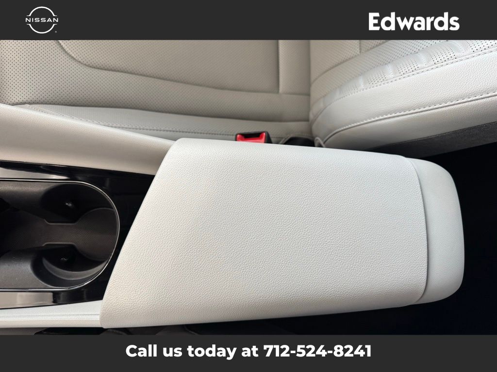 2024 Hyundai Elantra Limited photo 28