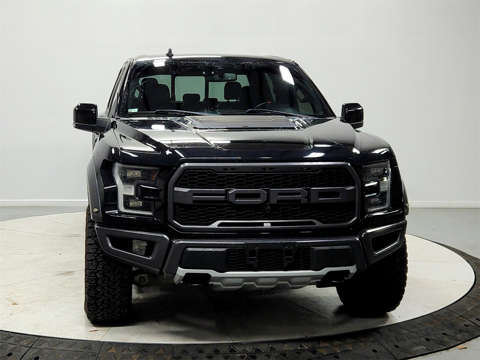 2019 Ford F-150 Raptor photo 2