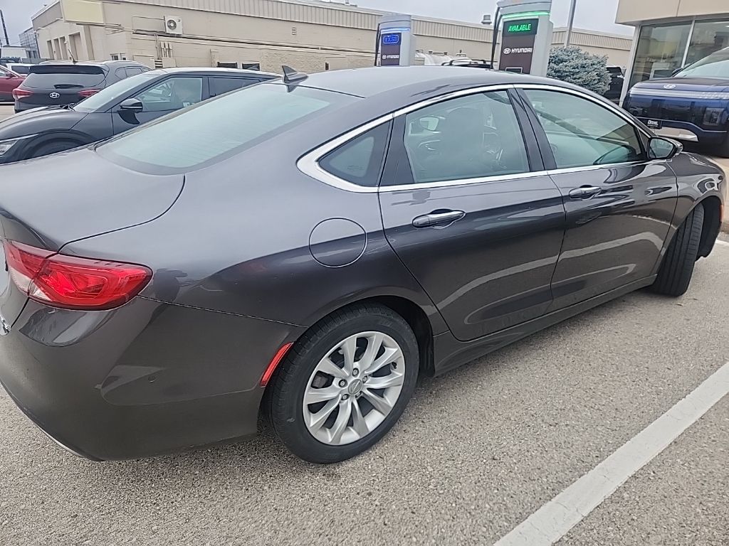 2015 Chrysler 200 C photo 4