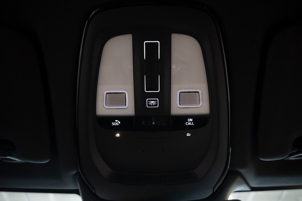 2022 Volvo XC60 B5 Inscription photo 14