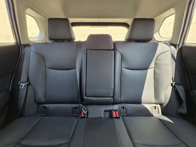 2022 Toyota Corolla Cross XLE photo 13