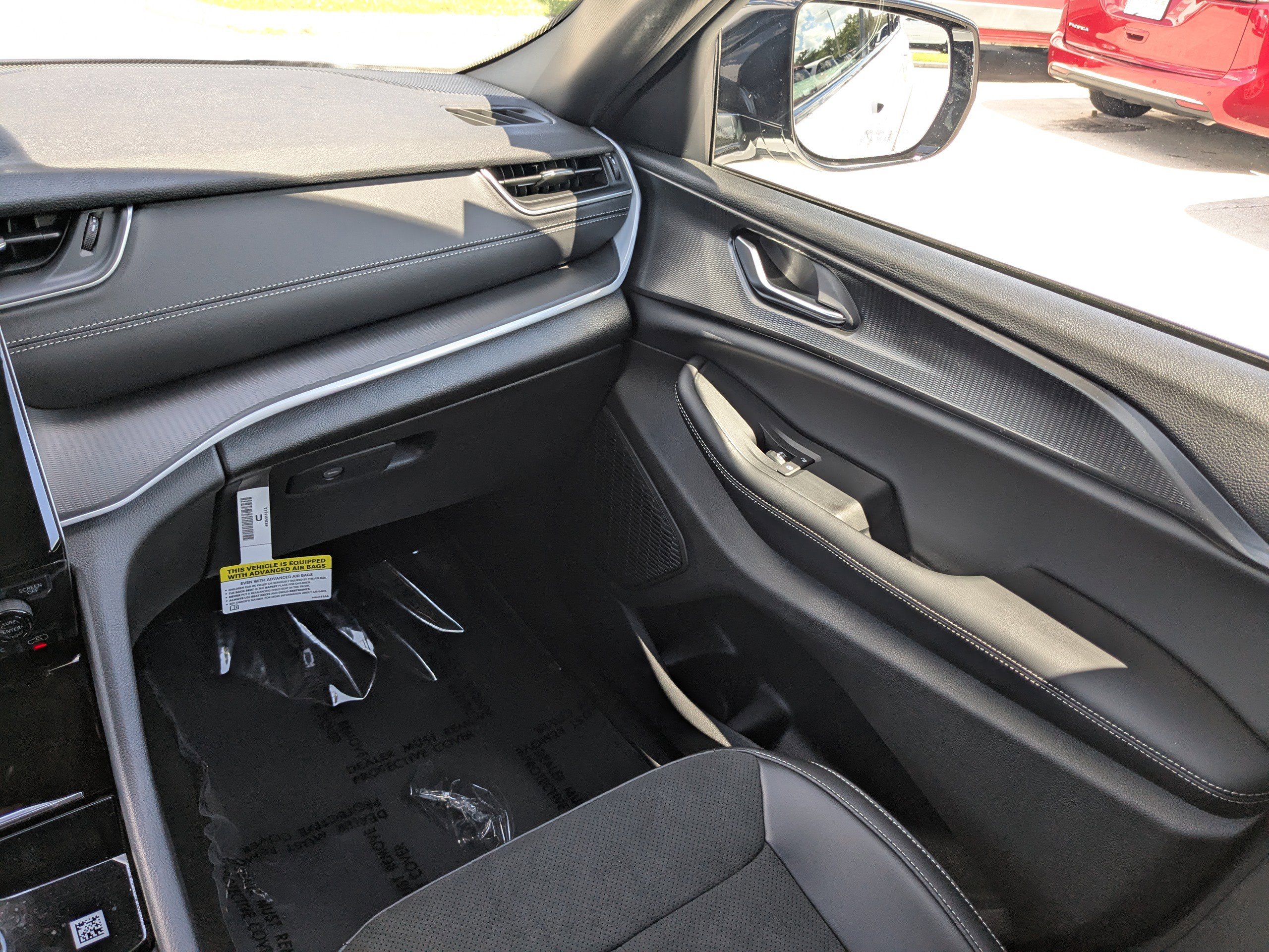 2025 Jeep Grand Cherokee Laredo Altitude photo 17