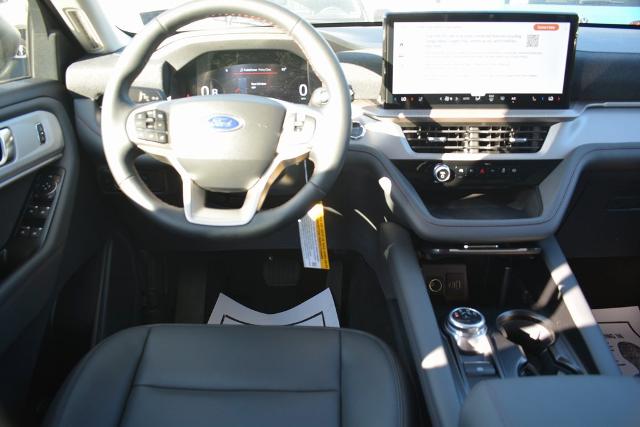 2025 Ford Explorer photo 3