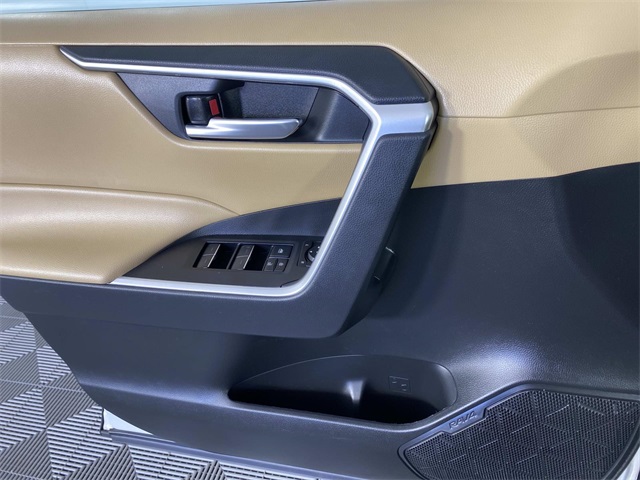 2022 Toyota RAV4 XLE photo 15