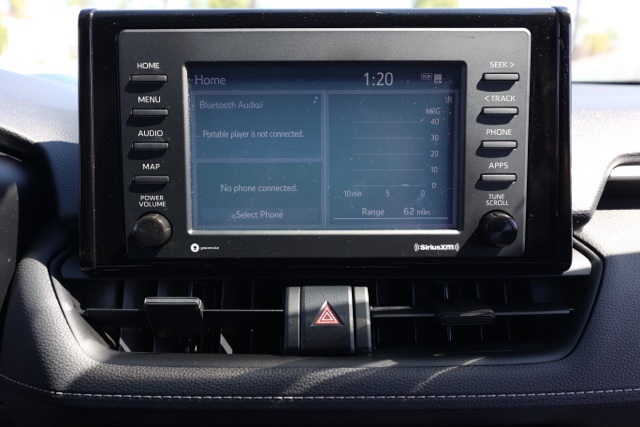 2022 Toyota RAV4 XLE photo 26