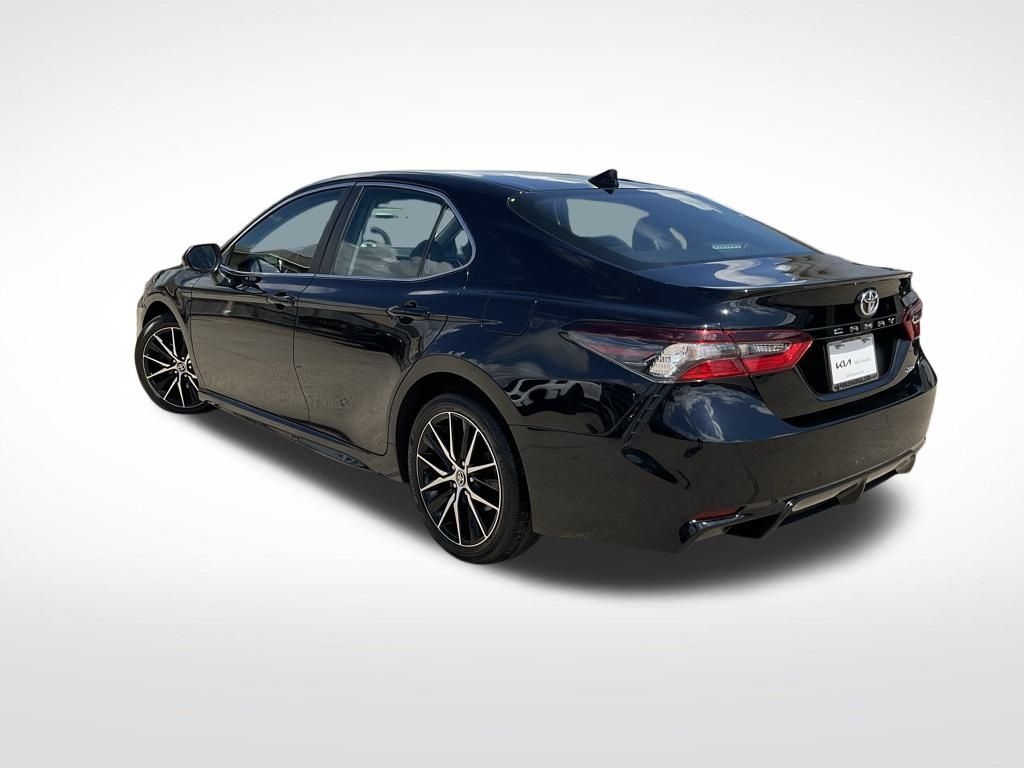 2024 Toyota Camry SE photo 4