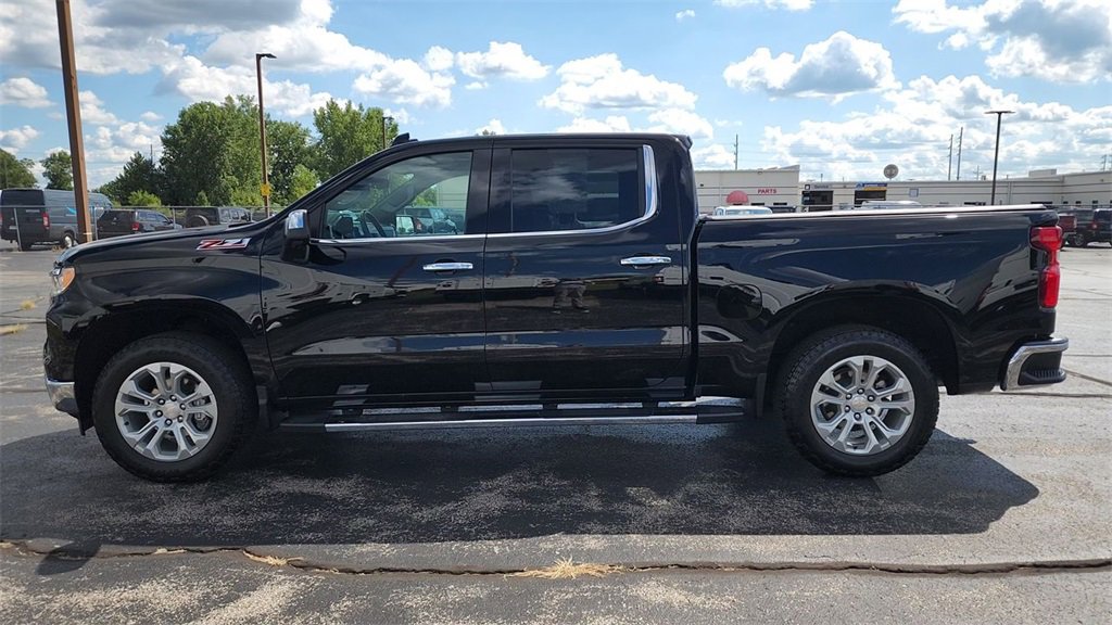 2023 Chevrolet Silverado 1500 LTZ photo 4