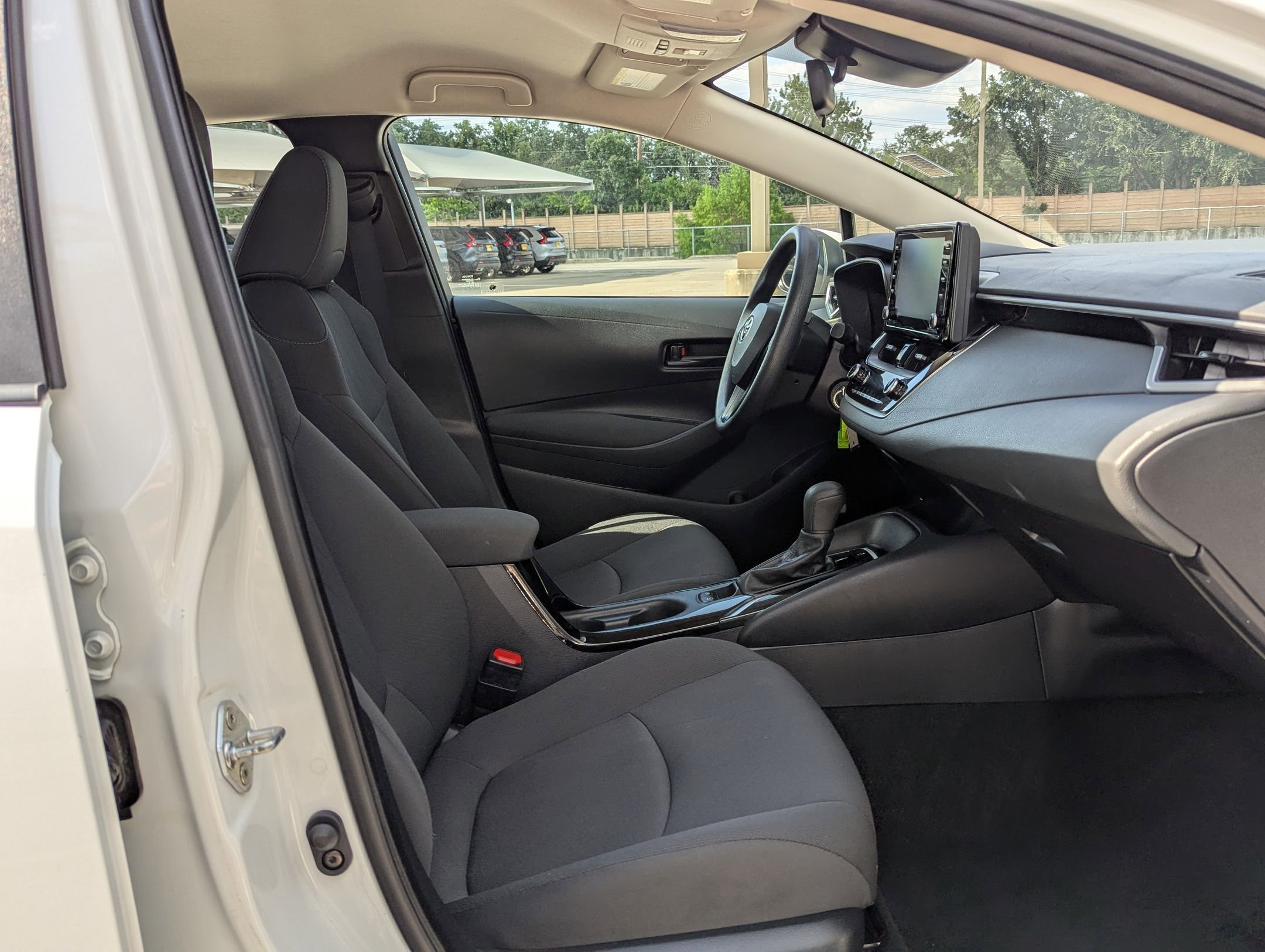 2022 Toyota Corolla LE photo 27