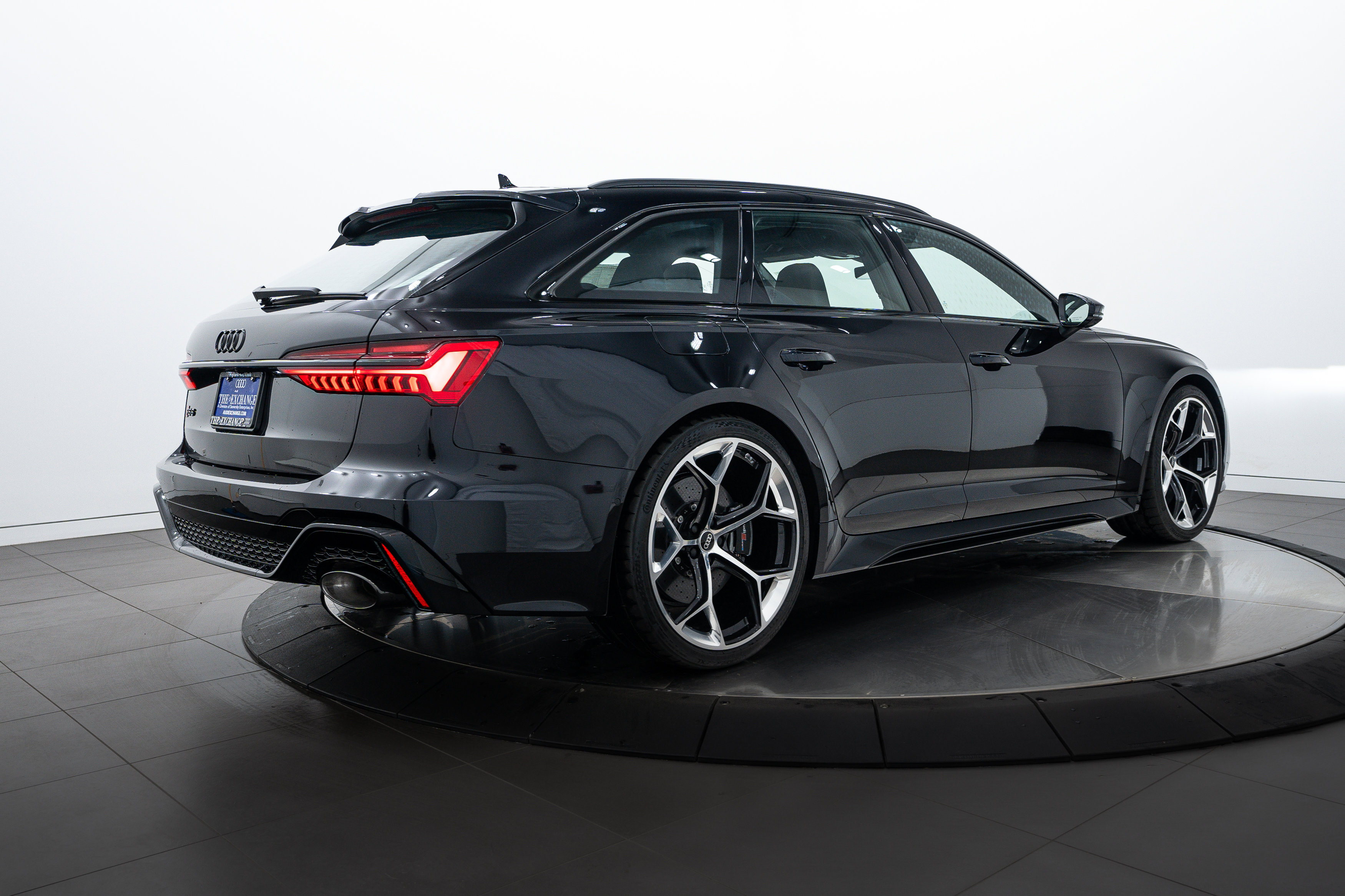 2025 Audi RS 6 Avant Performance Base photo 3
