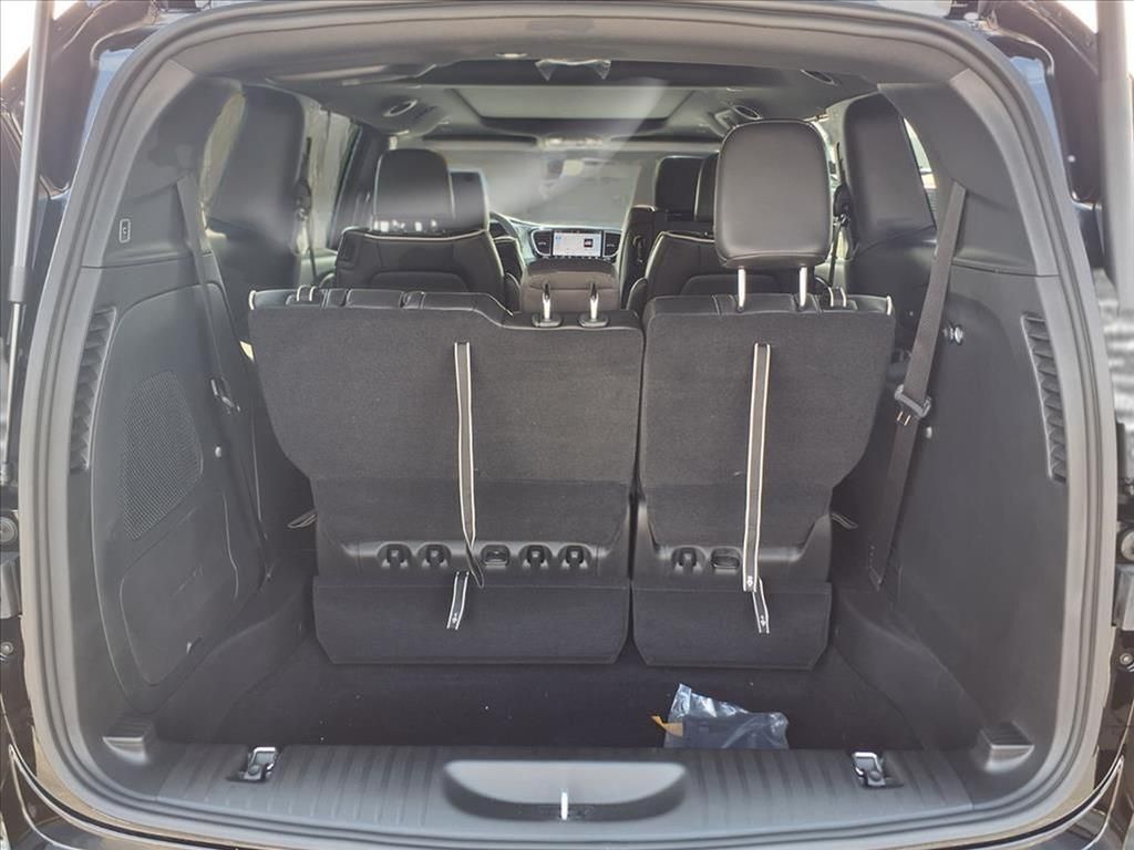 2026 Chrysler Pacifica Limited photo 23