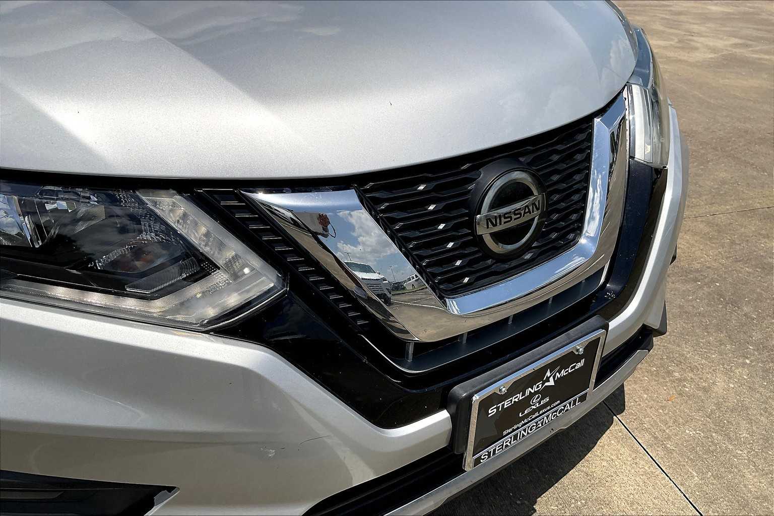2019 Nissan Rogue SV photo 28