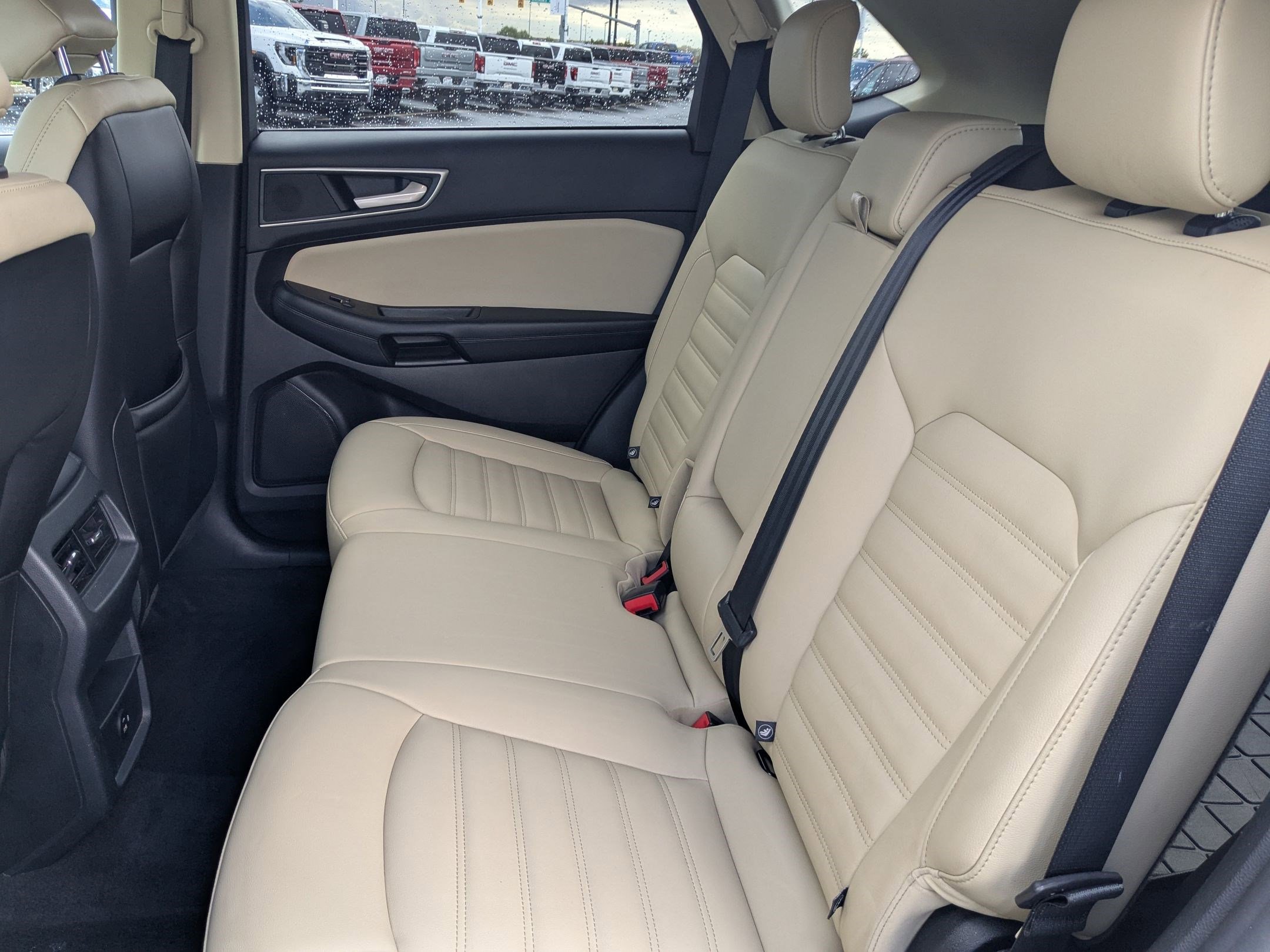 2021 Ford Edge SEL photo 26