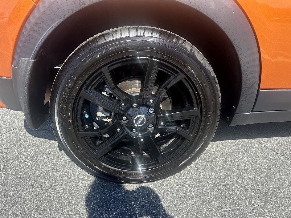 2023 Nissan Kicks SR photo 19