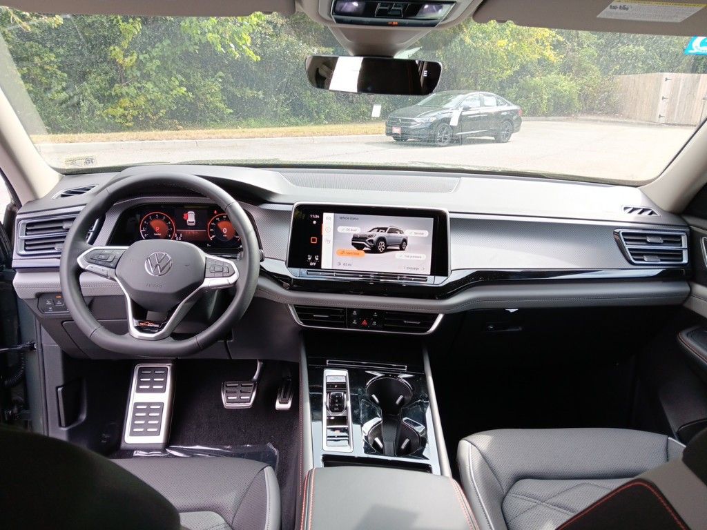 2025 Volkswagen Atlas Peak Edition photo 11