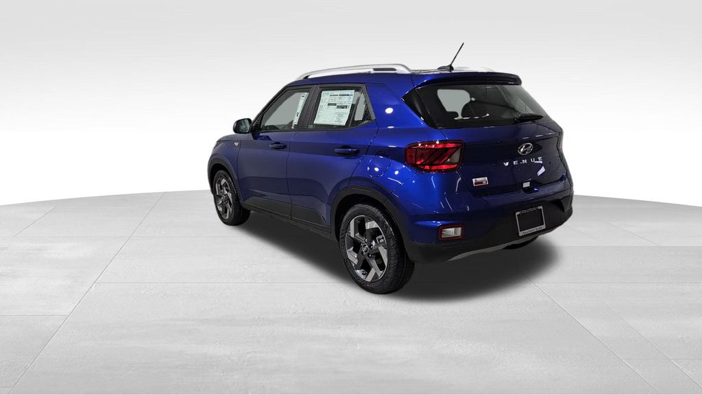 2025 Hyundai Venue SEL photo 3