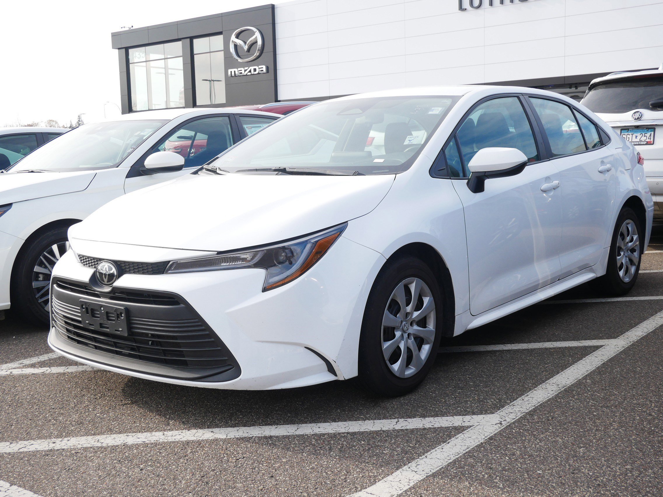 2023 Toyota Corolla LE photo 3