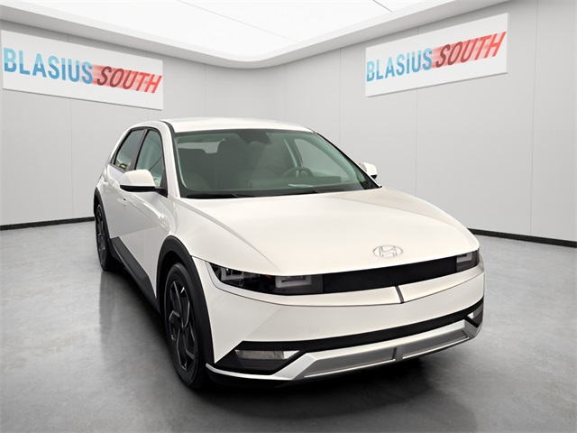 2024 Hyundai IONIQ 5 SE's photo