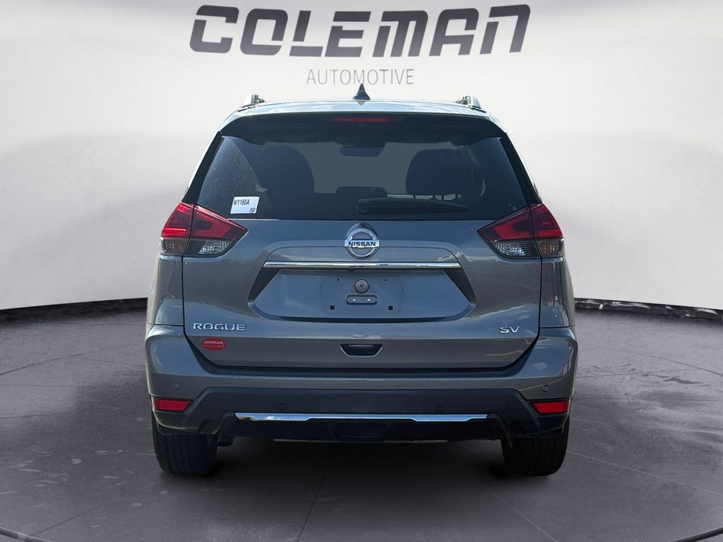 2019 Nissan Rogue SV photo 4