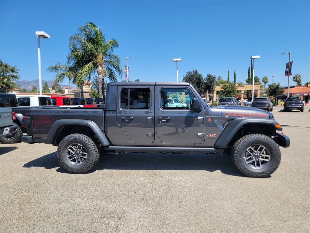 2025 Jeep Gladiator Mojave photo 3