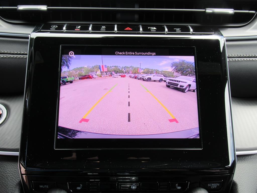 2025 Jeep Grand Cherokee Laredo X photo 20