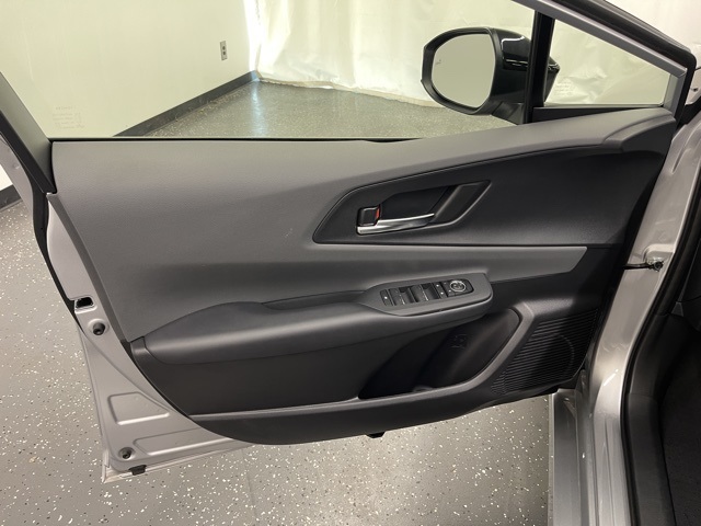 2024 Toyota Prius XLE photo 9